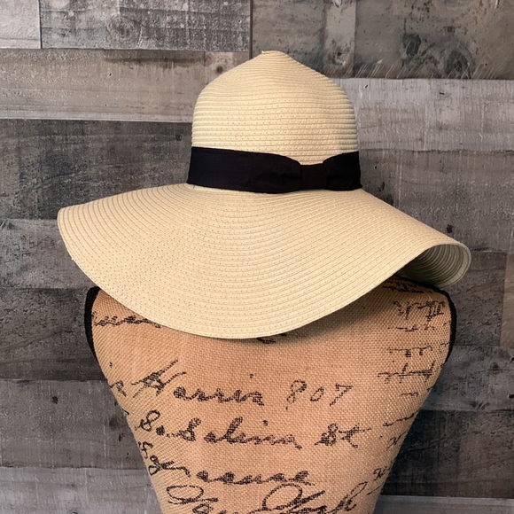 Rose’ All Day Floppy Hat - Picture 2 of 13